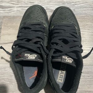 Travis Scott Black Phantoms